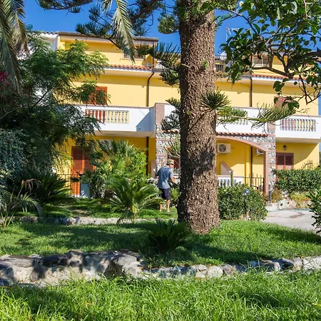 Casa Cosmano Bed & Breakfast Brancaleone Marina