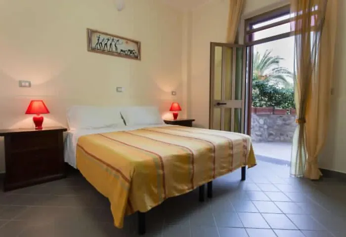 Casa Cosmano 3* ברנקאלאונה מרינה