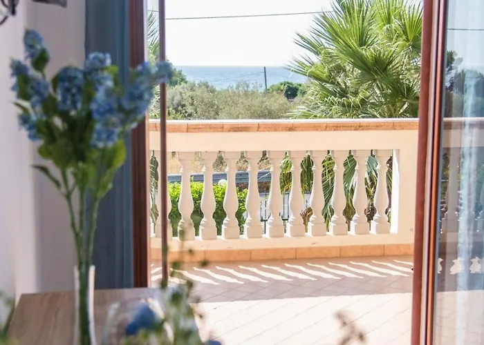 Casa Cosmano לינה וארוחת בוקר ברנקאלאונה מרינה